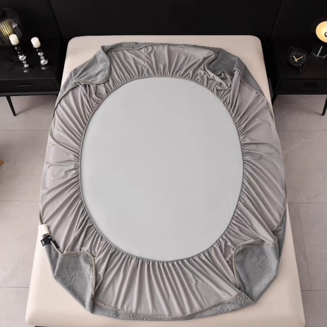 360° Coverage Waterproof Milk Fleece Fitted Bedsheet with Pillow Covers