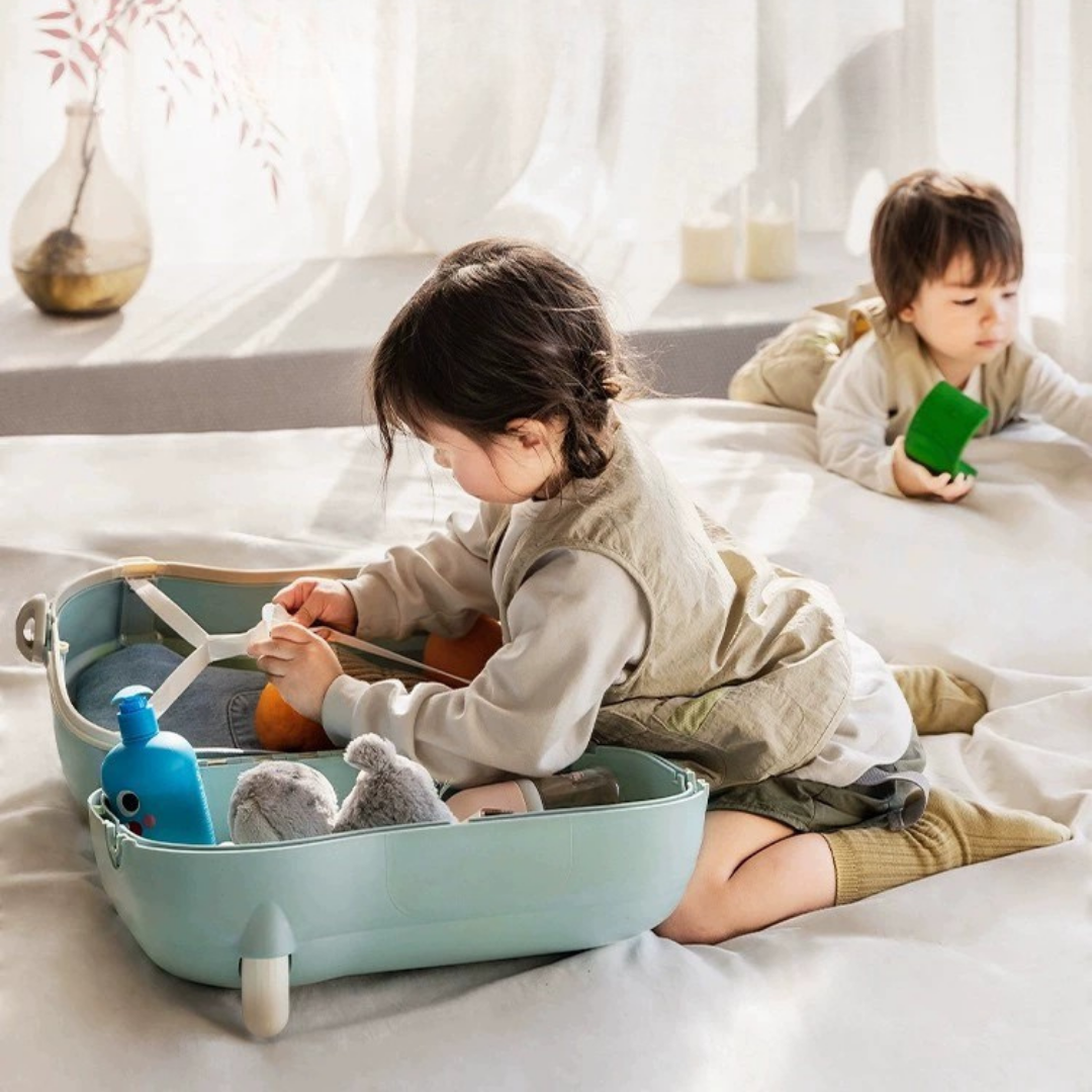 2 in 1 Ride On & Travel Suitcase with Smooth 360° Dual Caster Wheels