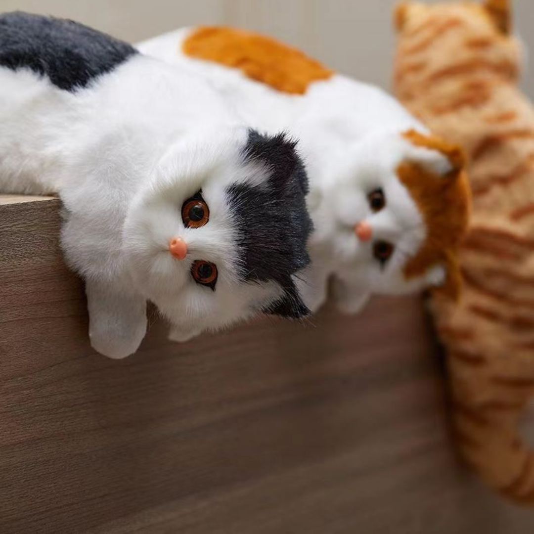 Homero Realistic Design Simulation Plush Hanging Cat