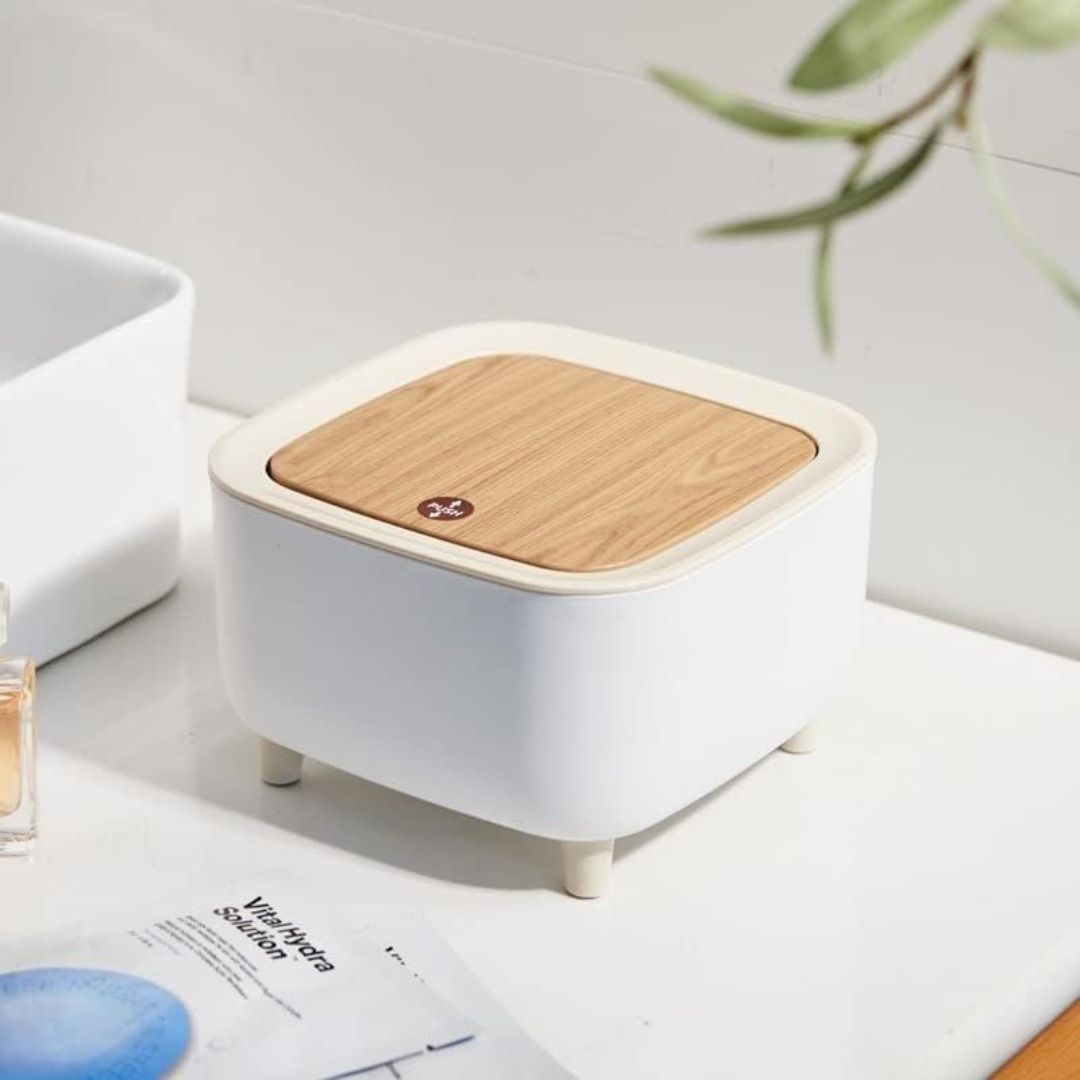 Homero Modern Square Trash Bin with Lid and Wooden Legs