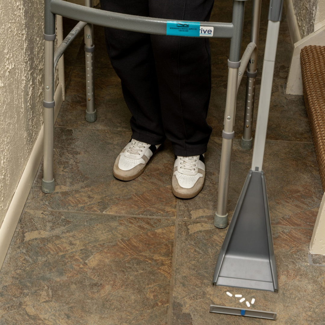 HOMERO Multi Purpose Easy Pickup Smart Item Retrieval Tool with Comfortable Handle Grip