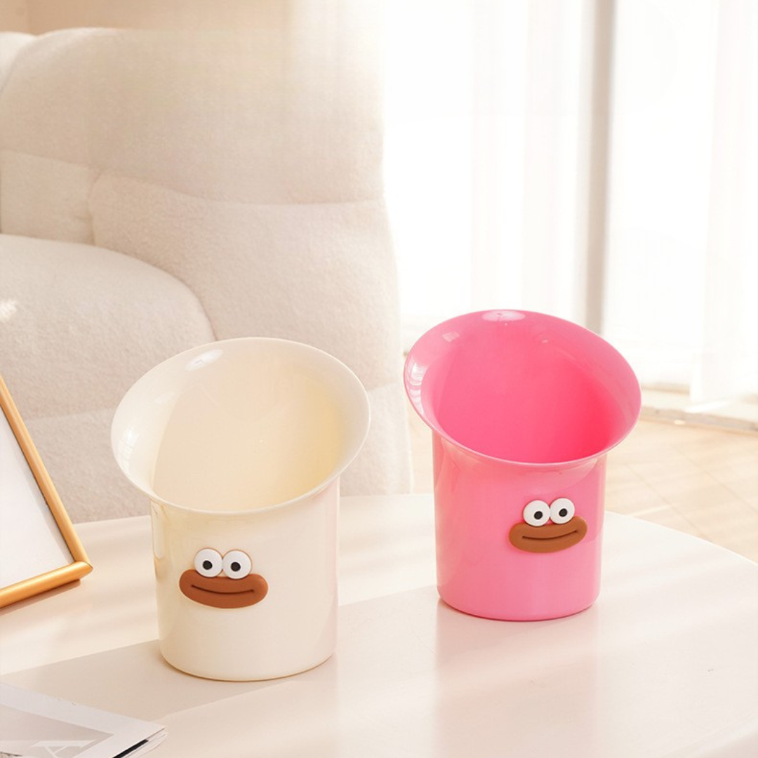 Dual-Function Desktop Trash Can with Hidden Cleaning Brush