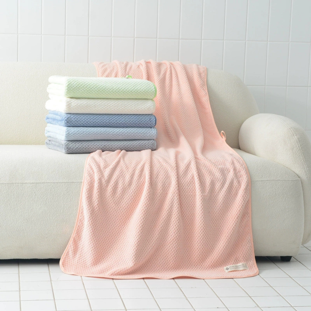 HOMERO Ultra Soft Absorbent Marshmallow Touch Bath Towel (Multicolor)