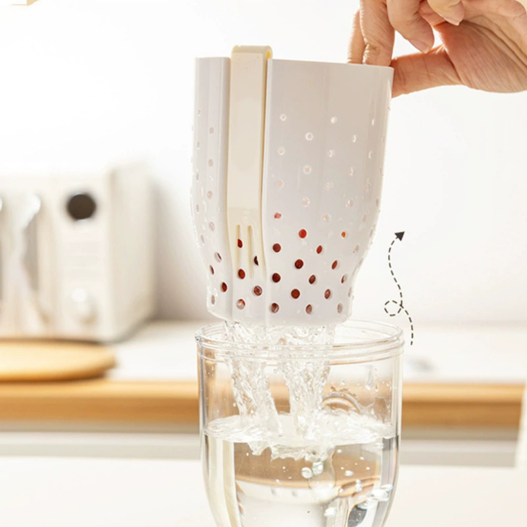 HOMERO Multi Functional Travel Fruit Storage Cup With Fork - 760ML Capacity