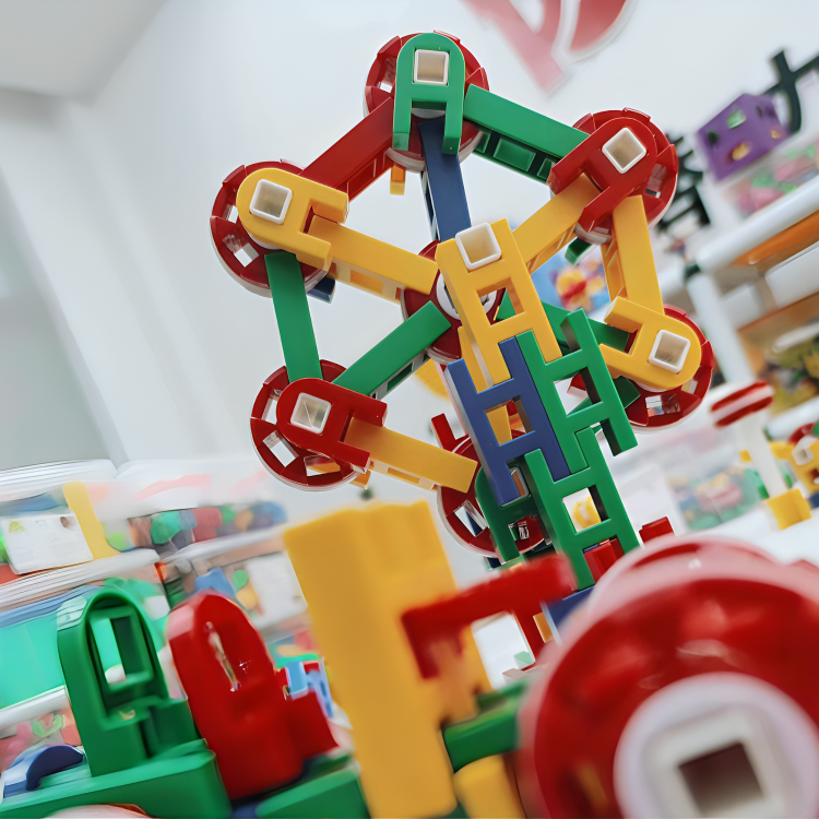 Creative Engineering Construction Block Kit - 200 Pieces
