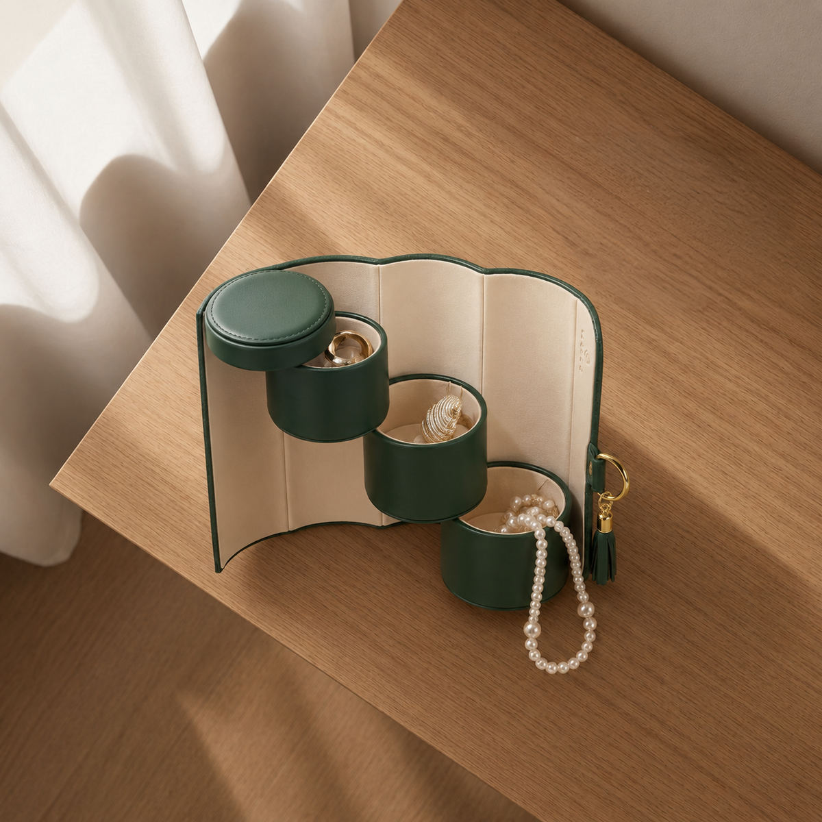 Homero Stylish and Portable 3-Layer Foldable Jewellery Case