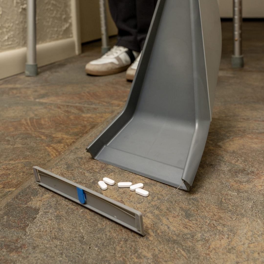 HOMERO Multi Purpose Easy Pickup Smart Item Retrieval Tool with Comfortable Handle Grip