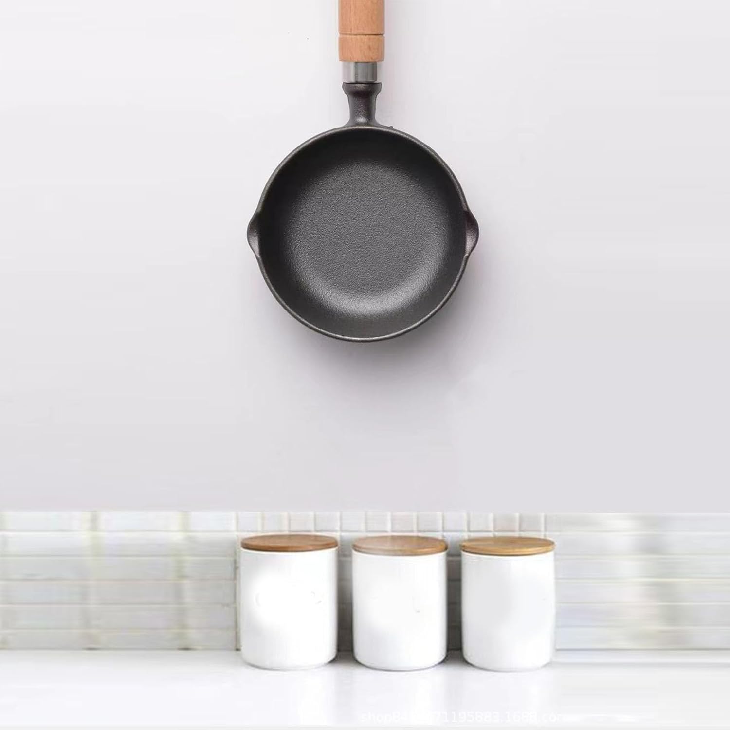 Homero Cast Iron Deep Frying Pot with Wooden Handle - 11cm Diameter